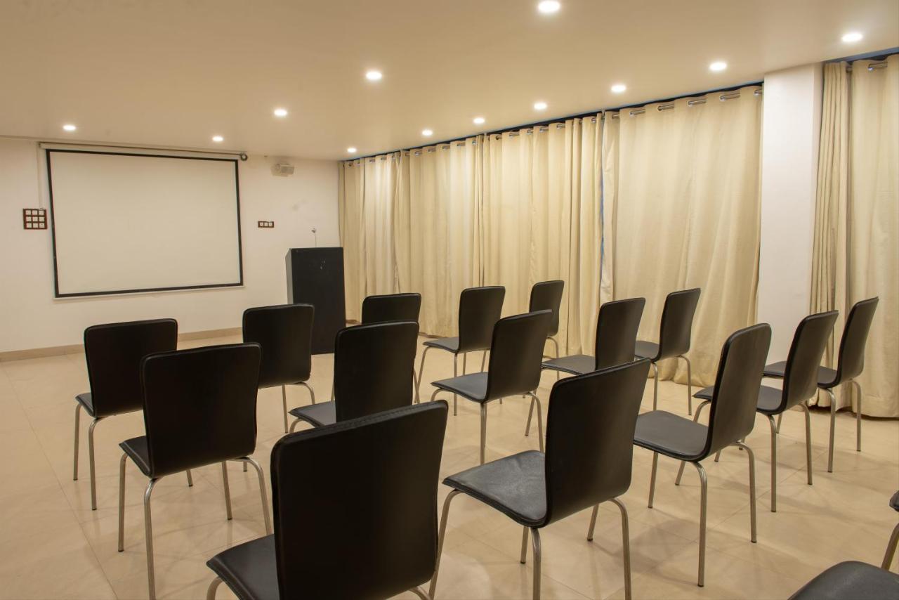 Monarch Montvert Hotel Pune