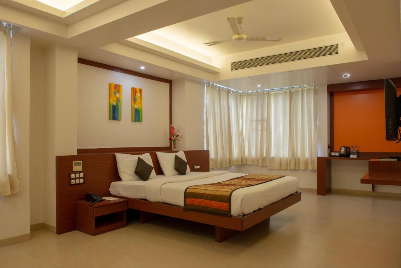 Monarch Montvert Hotel Pune